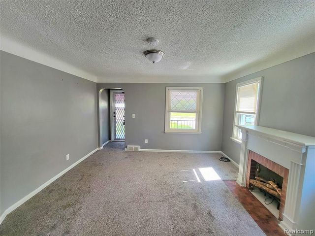 13505 Saint Andrews Avenue, Warren, MI 48089