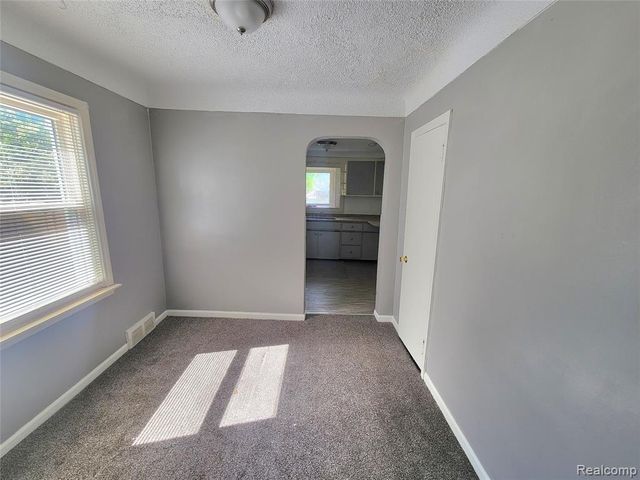 13505 Saint Andrews Avenue, Warren, MI 48089