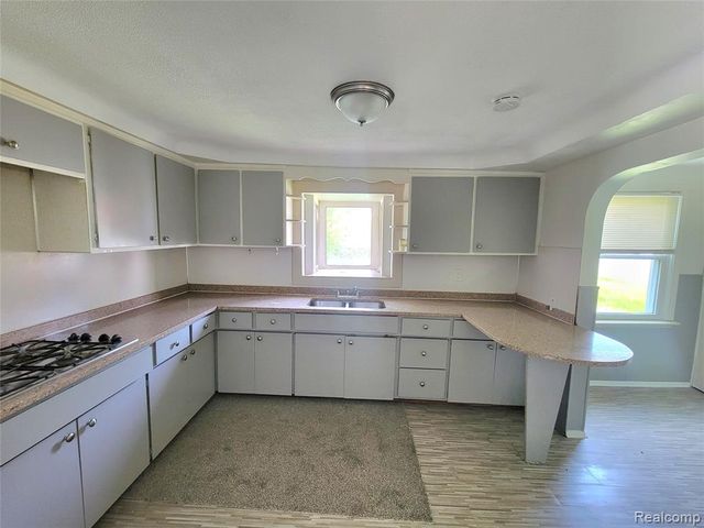 13505 Saint Andrews Avenue, Warren, MI 48089