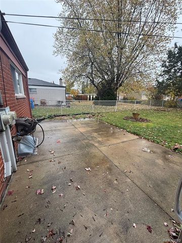 740 Sheffield Drive, Madison Heights, MI 48071