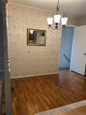 740 Sheffield Drive, Madison Heights, MI 48071