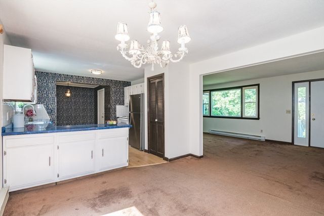 77 Grantwood Drive, Amherst, MA 01002