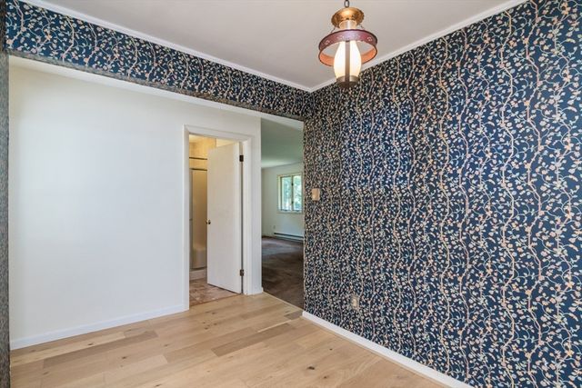 77 Grantwood Drive, Amherst, MA 01002