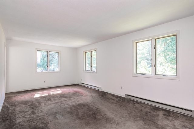 77 Grantwood Drive, Amherst, MA 01002