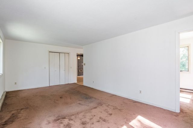 77 Grantwood Drive, Amherst, MA 01002