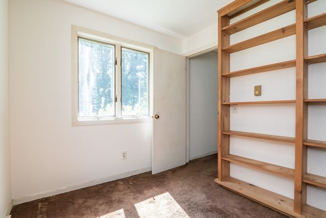 77 Grantwood Drive, Amherst, MA 01002