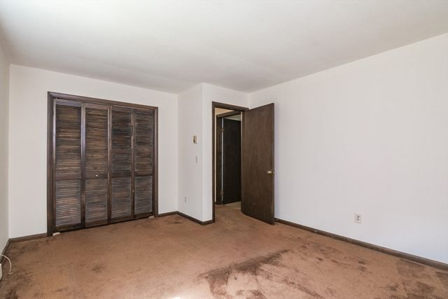 77 Grantwood Drive, Amherst, MA 01002