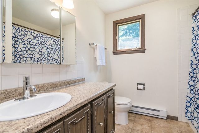 77 Grantwood Drive, Amherst, MA 01002
