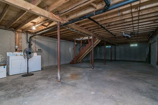 77 Grantwood Drive, Amherst, MA 01002