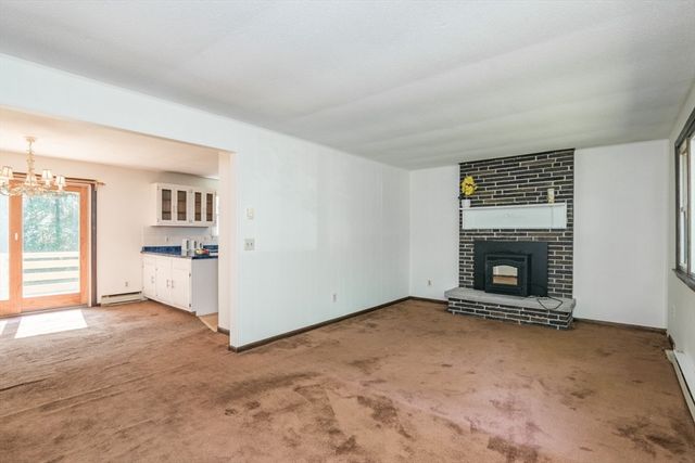 77 Grantwood Drive, Amherst, MA 01002