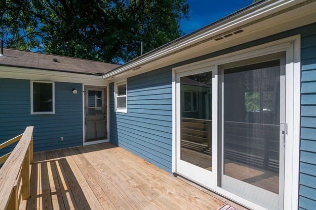 77 Grantwood Drive, Amherst, MA 01002