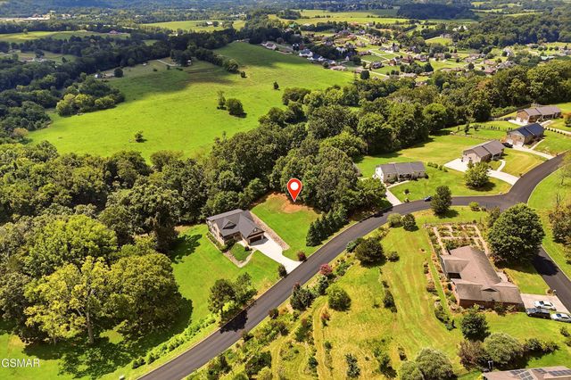 5 Rock House Road, Kodak, TN 37764
