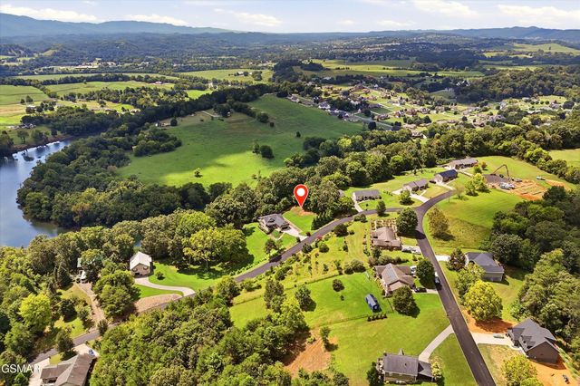 5 Rock House Road, Kodak, TN 37764