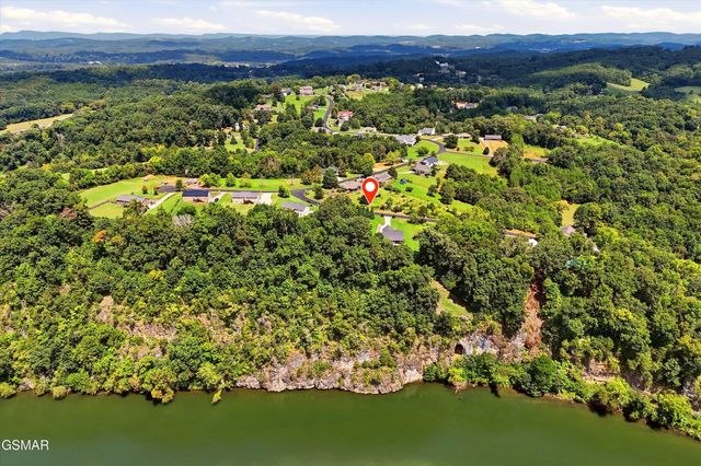 5 Rock House Road, Kodak, TN 37764