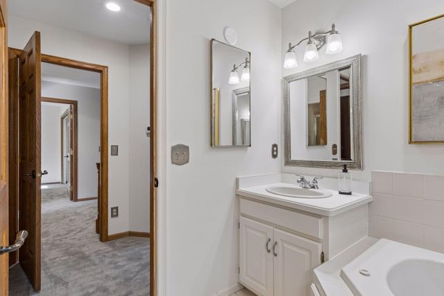 4325 Rosewood Lane N, Plymouth, MN 55442