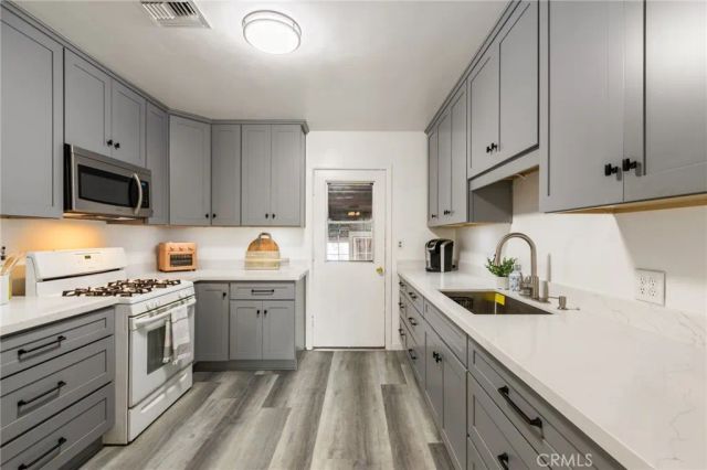 9503 Bartley Avenue, Santa Fe Springs, CA 90670