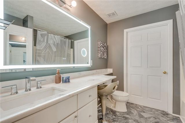 101 Creekwood Drive, Woodstock, GA 30188