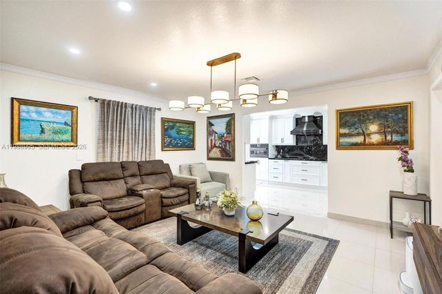 5614 Flagler St, Hollywood, FL 33023