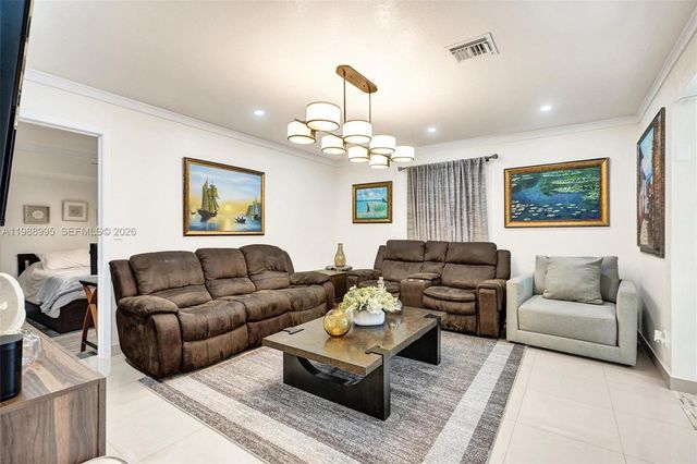 5614 Flagler St, Hollywood, FL 33023