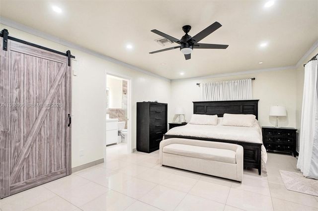 5614 Flagler St, Hollywood, FL 33023