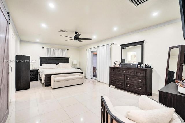 5614 Flagler St, Hollywood, FL 33023