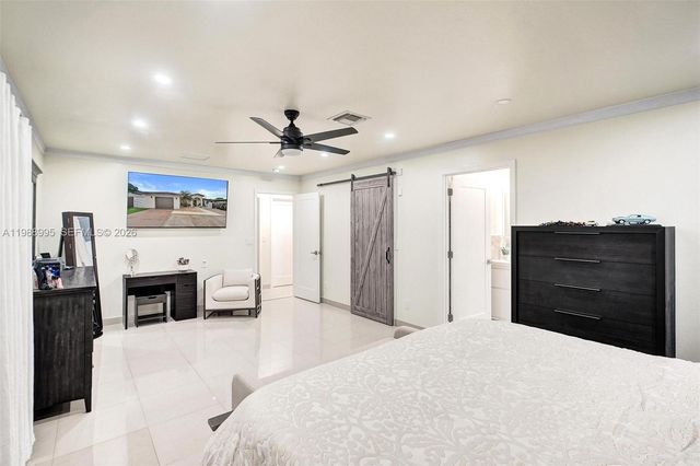 5614 Flagler St, Hollywood, FL 33023