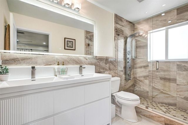 5614 Flagler St, Hollywood, FL 33023