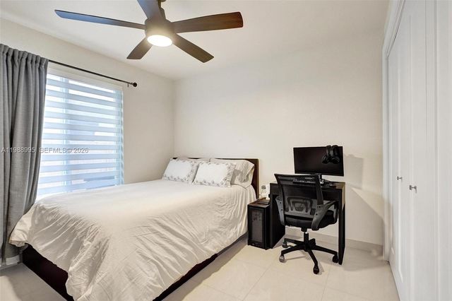 5614 Flagler St, Hollywood, FL 33023