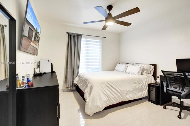 5614 Flagler St, Hollywood, FL 33023