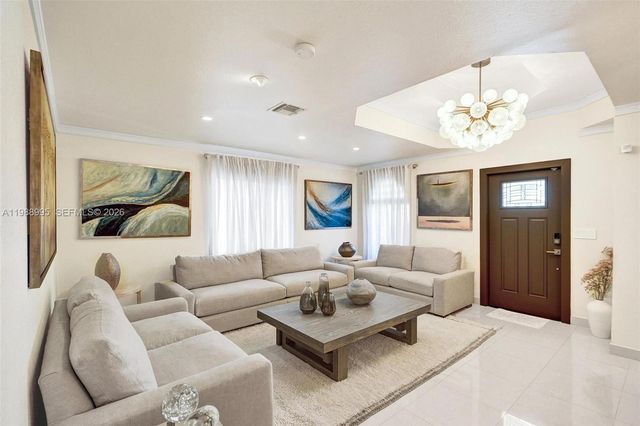 5614 Flagler St, Hollywood, FL 33023