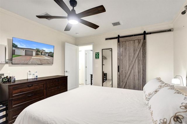 5614 Flagler St, Hollywood, FL 33023