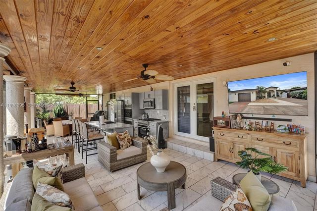 5614 Flagler St, Hollywood, FL 33023