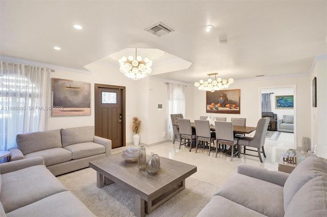 5614 Flagler St, Hollywood, FL 33023