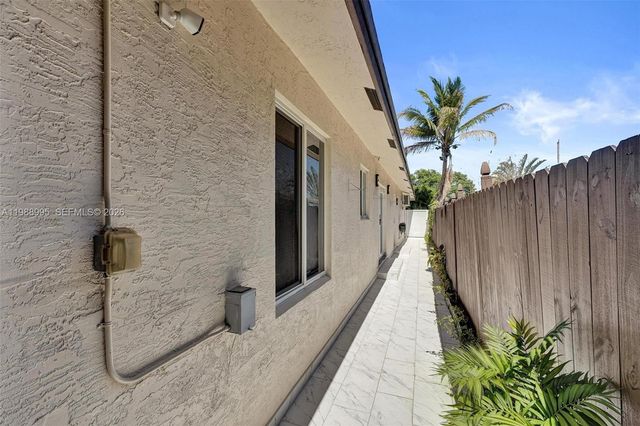 5614 Flagler St, Hollywood, FL 33023