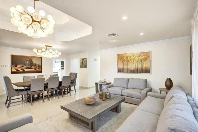 5614 Flagler St, Hollywood, FL 33023