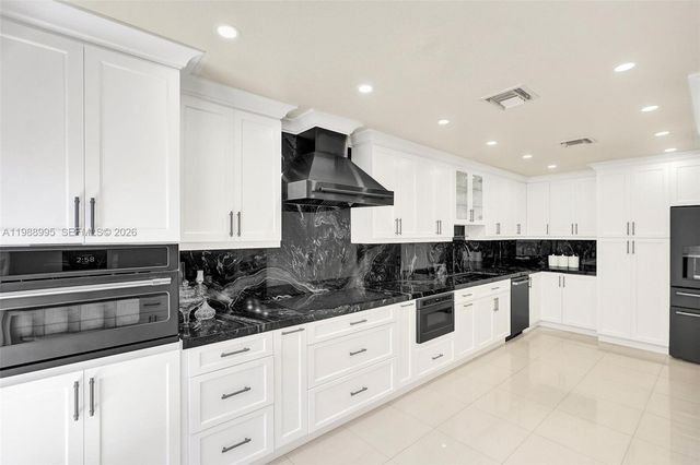 5614 Flagler St, Hollywood, FL 33023