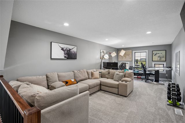 233 NE 60th Court, Ankeny, IA 50021