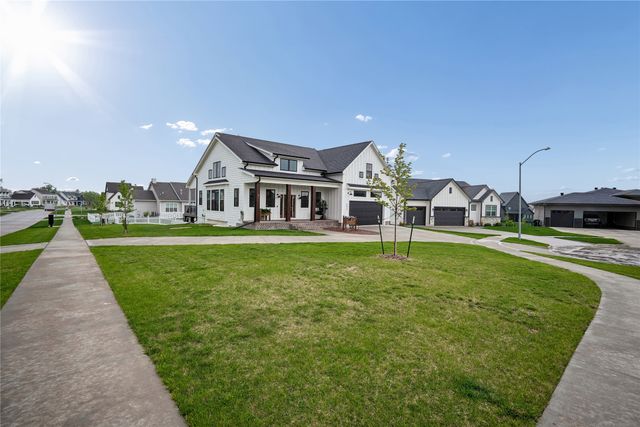 233 NE 60th Court, Ankeny, IA 50021