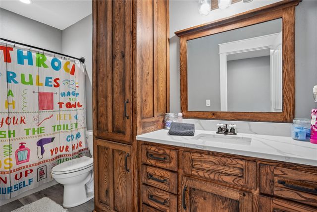 233 NE 60th Court, Ankeny, IA 50021