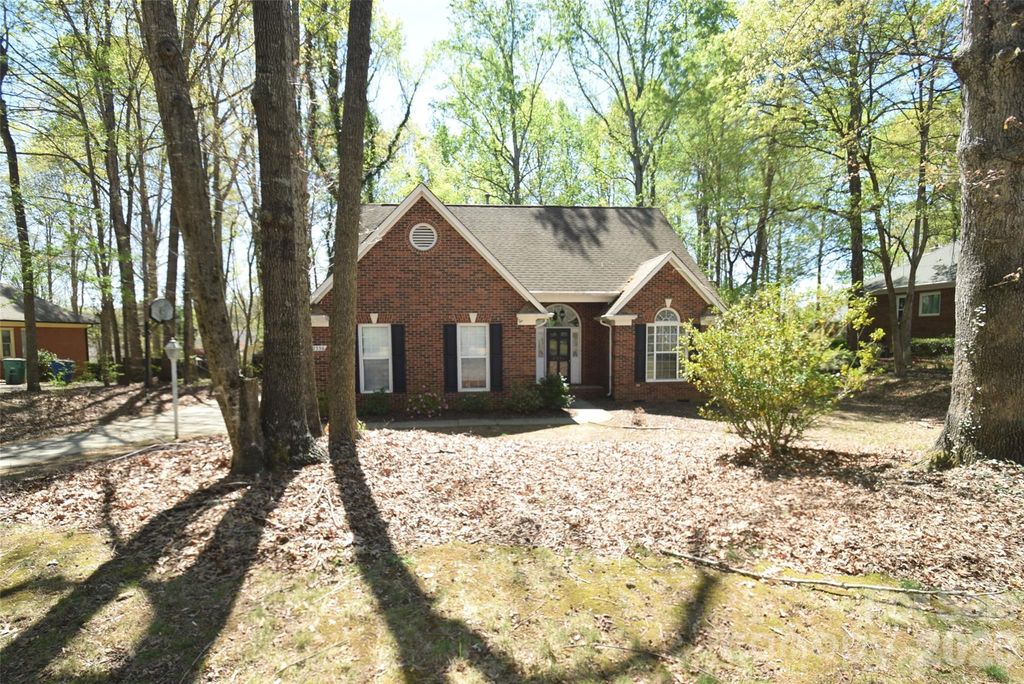2336 Mill House Lane, Matthews, NC 28104
