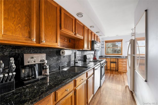 304 Westervelt Ave, Staten Island, NY 10301