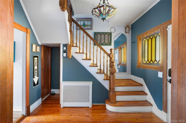 304 Westervelt Ave, Staten Island, NY 10301