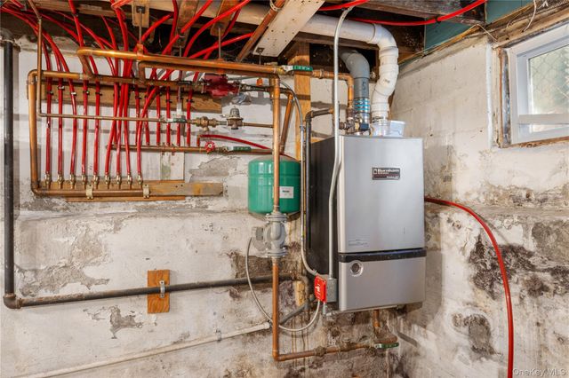 304 Westervelt Ave, Staten Island, NY 10301