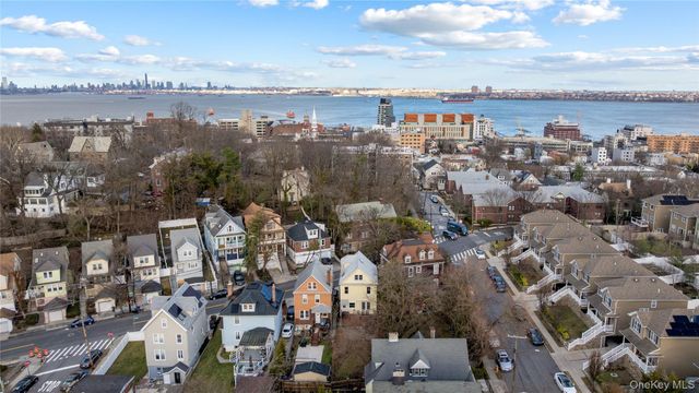 304 Westervelt Ave, Staten Island, NY 10301