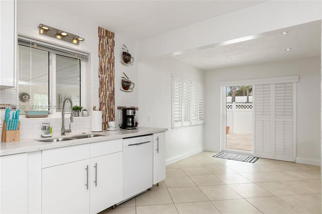 1900 N Victoria Park Rd, Fort Lauderdale, FL 33305