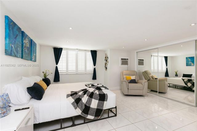 1900 N Victoria Park Rd, Fort Lauderdale, FL 33305