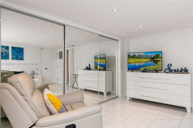 1900 N Victoria Park Rd, Fort Lauderdale, FL 33305