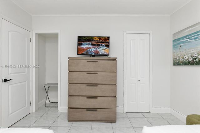 1900 N Victoria Park Rd, Fort Lauderdale, FL 33305