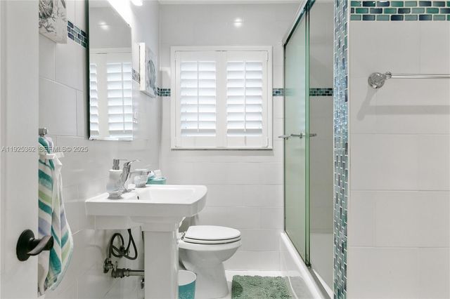 1900 N Victoria Park Rd, Fort Lauderdale, FL 33305