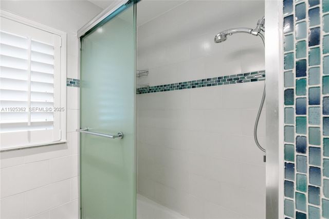 1900 N Victoria Park Rd, Fort Lauderdale, FL 33305